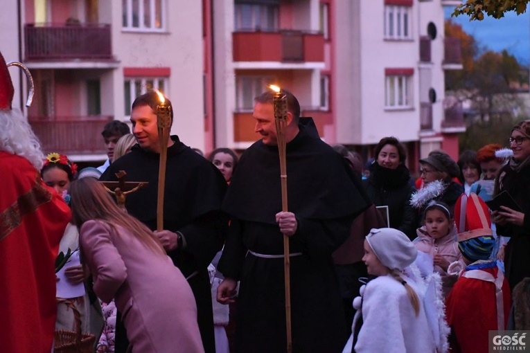 Marsz Wszystkich Świętych u franciszkanów