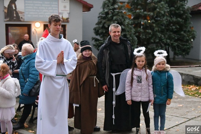 Marsz Wszystkich Świętych u franciszkanów