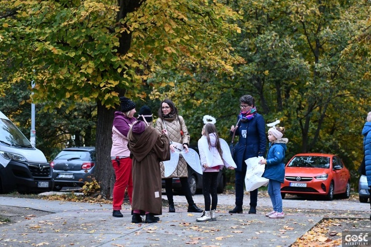 Marsz Wszystkich Świętych u franciszkanów