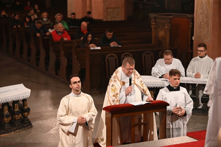 Wigilia uroczystości Wszystkich Świętych w diecezji