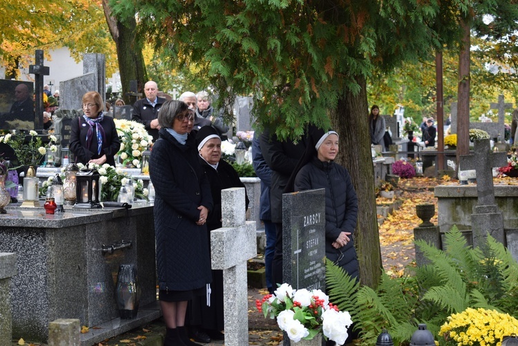 Msza św. na cmentarzu katedralnym w Sandomierzu