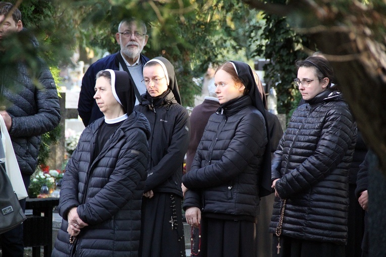 Uroczystość Wszystkich Świętych na cmentarzu św. Wawrzyńca przy ul. Bujwida