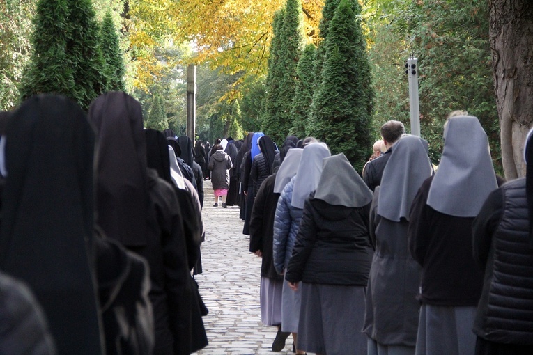 Uroczystość Wszystkich Świętych na cmentarzu św. Wawrzyńca przy ul. Bujwida