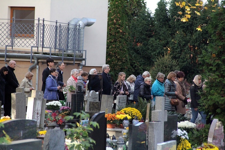 Uroczystość Wszystkich Świętych na cmentarzu św. Wawrzyńca przy ul. Bujwida