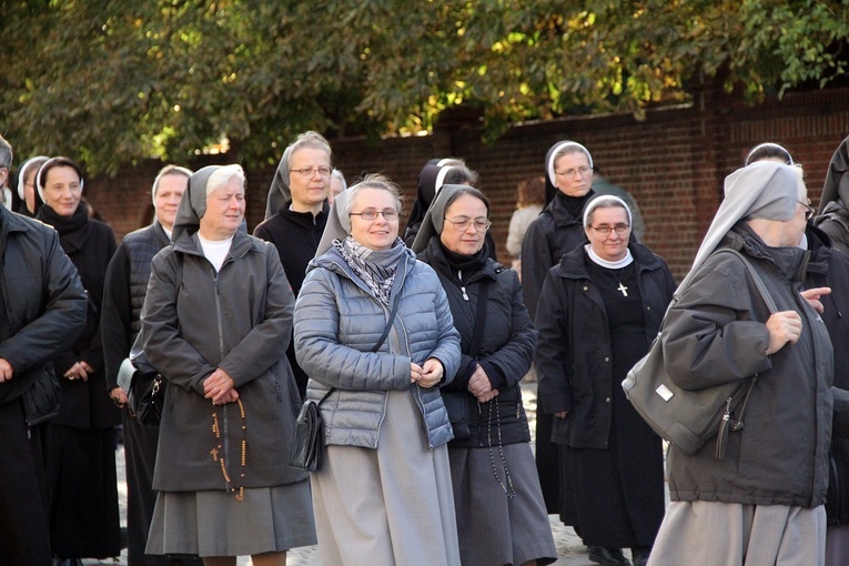 Uroczystość Wszystkich Świętych na cmentarzu św. Wawrzyńca przy ul. Bujwida