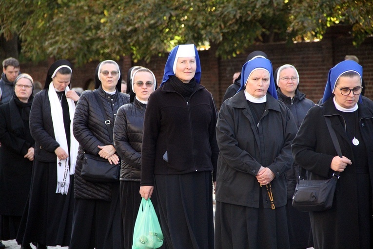 Uroczystość Wszystkich Świętych na cmentarzu św. Wawrzyńca przy ul. Bujwida