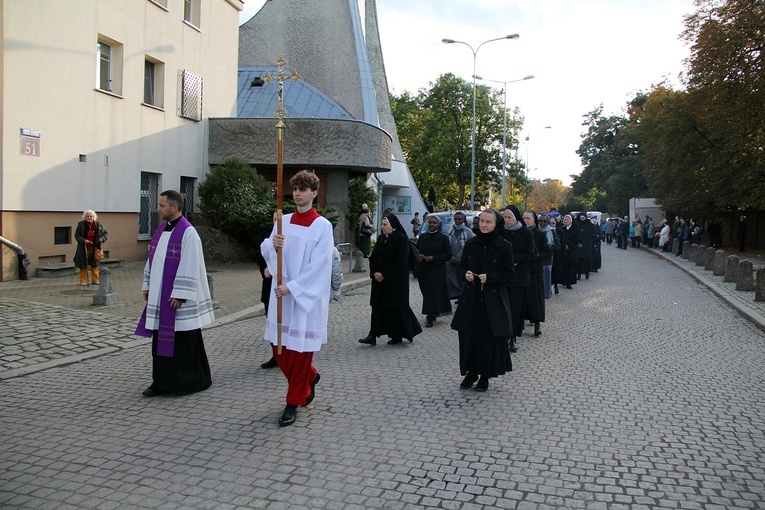 Uroczystość Wszystkich Świętych na cmentarzu św. Wawrzyńca przy ul. Bujwida