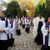 Uroczystość Wszystkich Świętych na cmentarzu św. Wawrzyńca przy ul. Bujwida