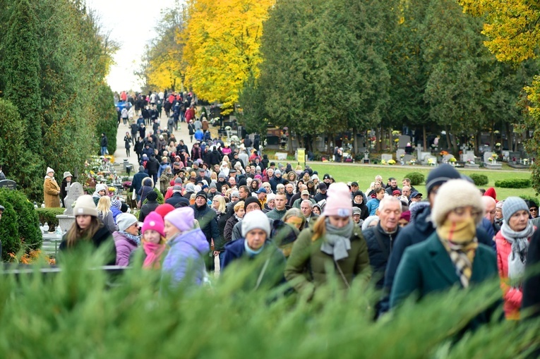 Olsztyn. Uroczystość Wszystkich Świętych