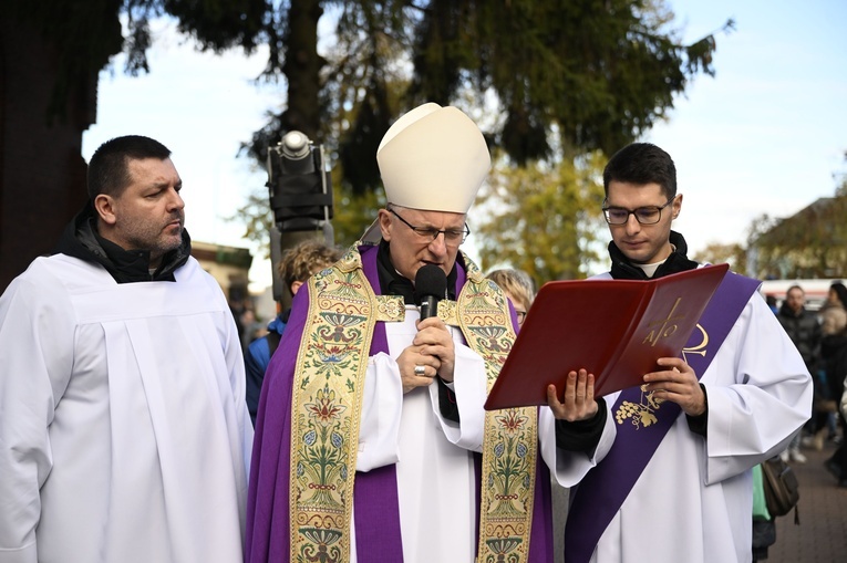 Uroczystości na cmentarzu w Koszalinie