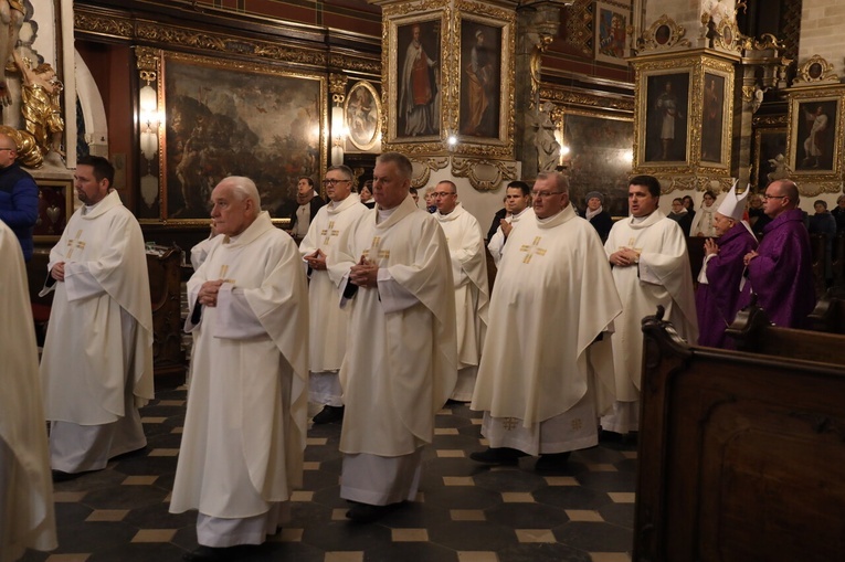 Modlitwa za zmarłych biskupów i kapłanów