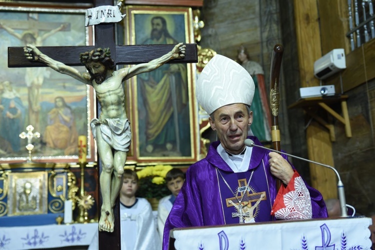 Tablica ks. Stanisława Kukli w Podolu