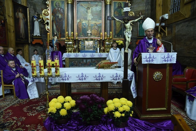 Tablica ks. Stanisława Kukli w Podolu