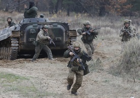 W. Brytania/ Resort obrony: równowaga sił w wojnie na Ukrainie generalnie faworyzuje stronę broniącą się