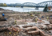 Toruń: Wypompowywanie wody z kompleksu św. Ducha
