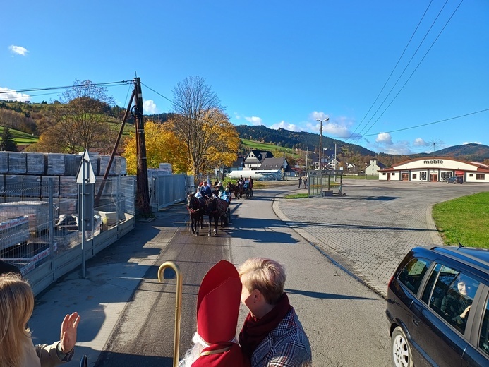 Orszak świętych w Łososinie Górnej