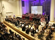 W Filharmonii Krakowskiej odbył się koncert charytatywny "Święty - przekażcie to dalej"