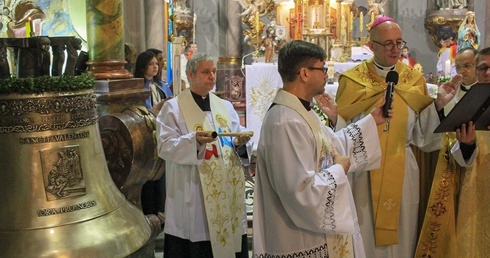 Najpiękniejsze kościoły są brzydkie, jeśli są puste