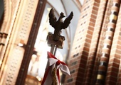 W sobotę w wielu miastach w Polsce biskupi odprawią msze św. w intencji Ojczyzny