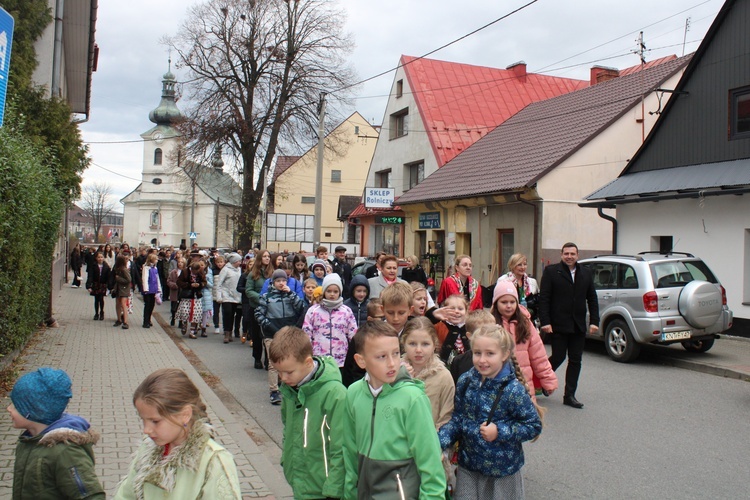 Wielkie święto Szkoły Podstawowej w Czarnym Dunajcu