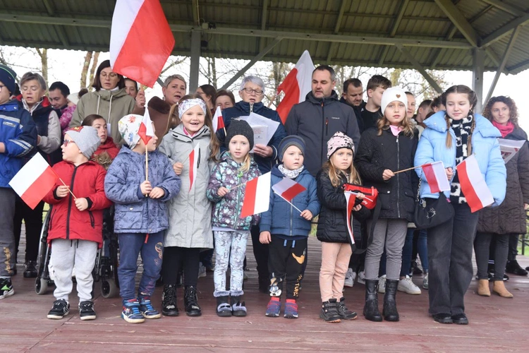 Patriotycznie w Dołach 