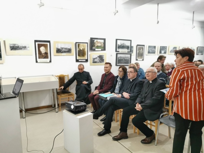 Promocja książki o duchownych wojnickich