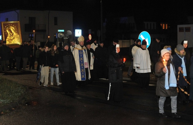 Skarżyszczanie zawierzyli się Matce Bożej Miłosierdzia