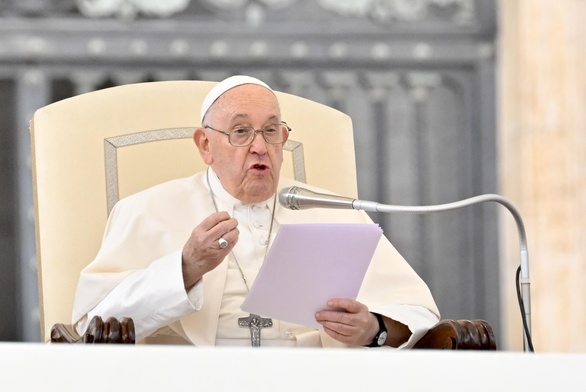 Papież zalecał hiszpańskojęzycznym księżom z USA adorację