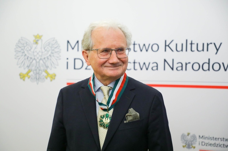Janusz Rosikoń uhonorowany Złotym Medalem Gloria Artis - najwyższym odznaczeniem Ministerstwa Kultury