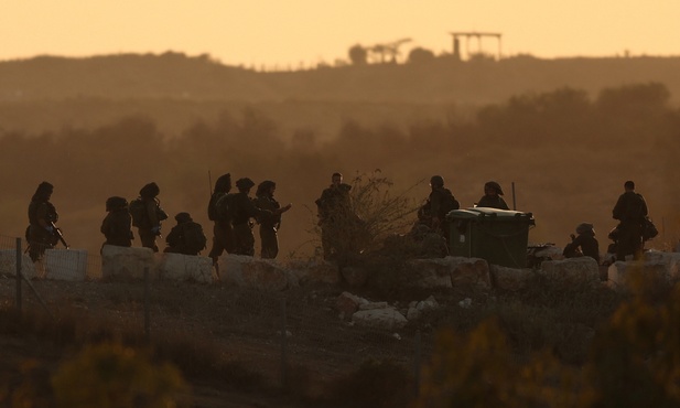 Żołnierze izraelscy na granicy se Strefą Gazy