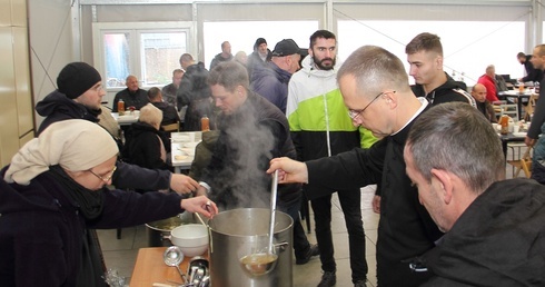 Wczoraj płakał, dziś ma twarz rozpromienioną