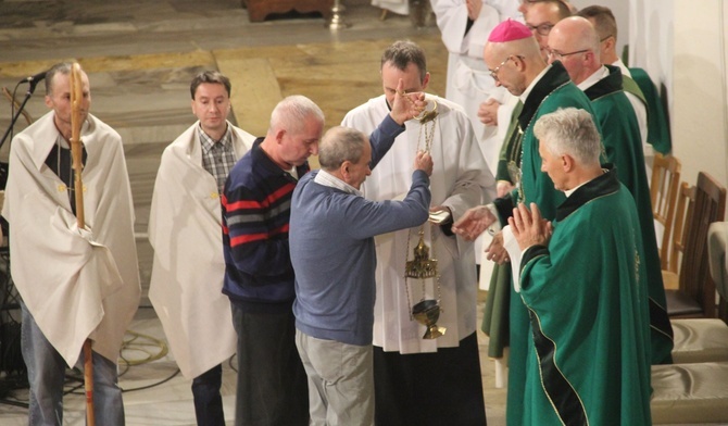 Abp Galbas do bezdomnych i ubogich: Jest dom!