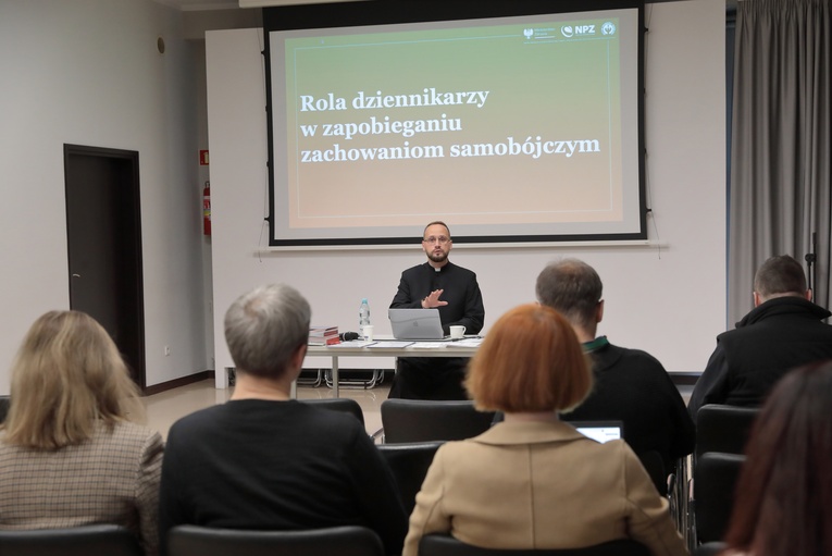 „Kryzys mija”. Dziennikarze „Gościa” szkolili się, jak pisać o zachowaniach samobójczych