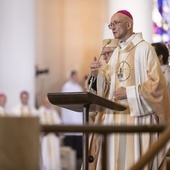 Abp Adrian Galbas w trakcie ingresu do katowickiej katedry, 17 czerwca 2023 roku.