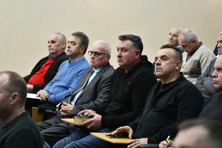 Rekolekcje dla nadzwyczajnych szafarzy Komunii Świętej w Głogowie