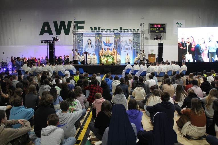 Spotkanie Młodych "Radując się w nadziei" cz. 2