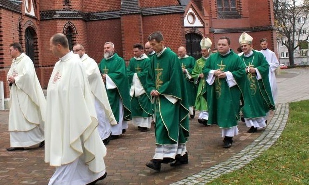 Bp Oder do młodych: Chrystus powołał nas w swoim Kościele, to jest nasz dom