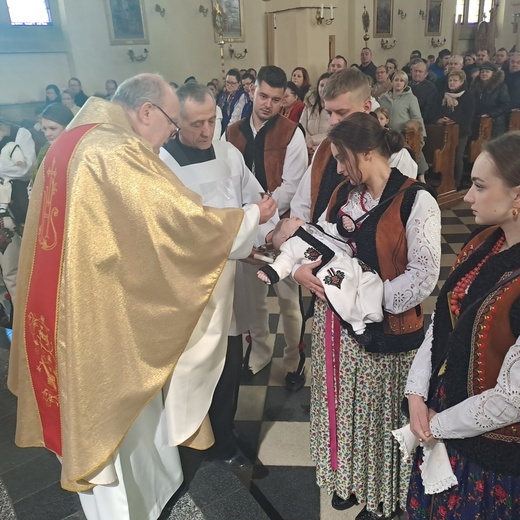 Niedziela w parafii NMP Królowej Polski w Miętustwie