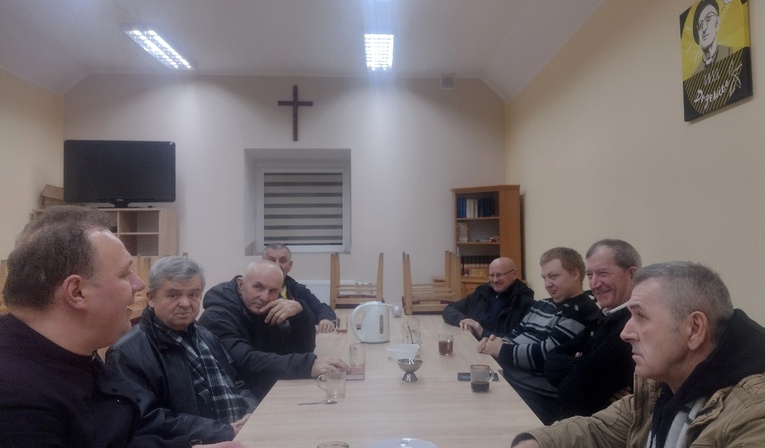 Po modlitwie spotkanie formacyjne poprowadził ks. Mariusz Pałgan.