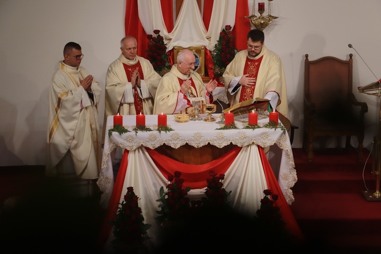 Wprowadzenie relikwii bł. rodziny Ulmów i poświęcenie ziemi pod budowę kościoła w Rawie Mazowieckiej