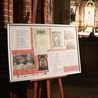 Wystawę przygotowały Maria Peczot i Elżbieta Różańska we współpracy z kapłanami i instytucjami.