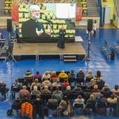 W spotkaniu wzięło udział ponad 600 dorosłych wiernych.