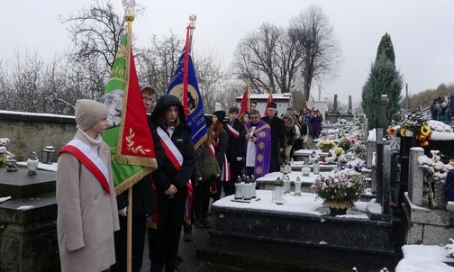 Żywczanie licznie przybyli na patriotyczną uroczystość.