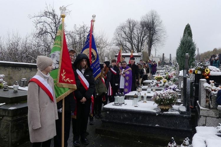 Żywczanie licznie przybyli na patriotyczną uroczystość.