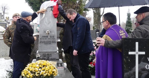 Odsłonięcie nowego pomnika na grobie ppor. Józefa Śliża - powstańca styczniowego z Żywca.