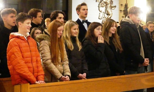 Świątynia na os. Karpackim znów gościła młody Kościół bielsko-żywiecki.