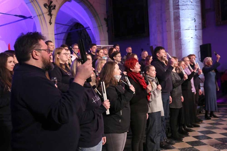 Kraków. Z kamertonami i kielichami