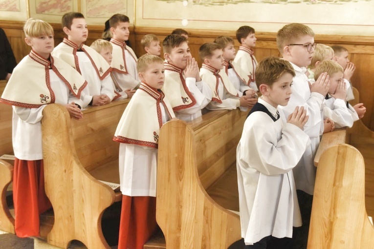 Nowi lektorzy i sztandar LSO w Łącku