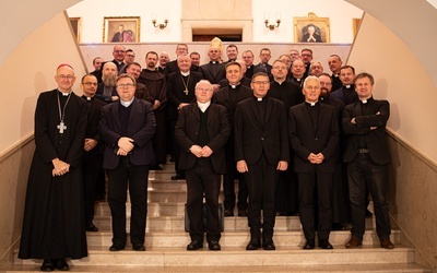 W skład Rady Kapłańskiej Archidiecezji Katowickiej wchodzi 35 kapłanów.