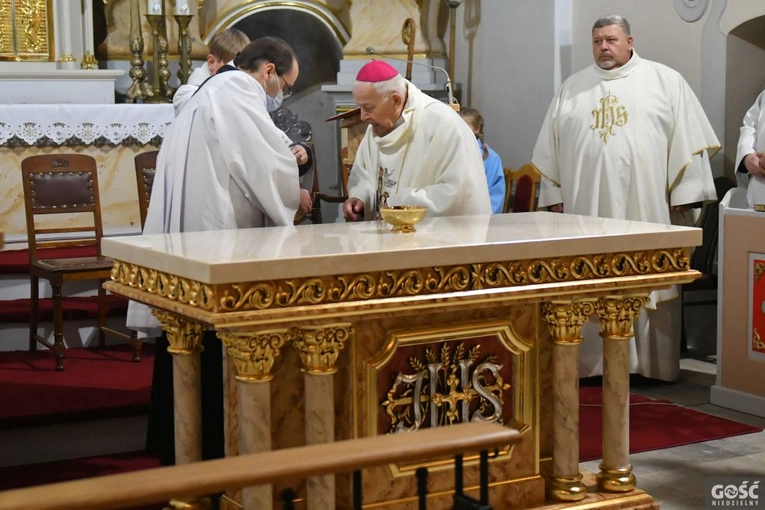Konsekracja ołtarza w Babimoście